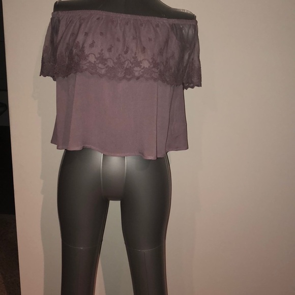 🌹 SALE🌹 Crop Top🌹 - Picture 3 of 4